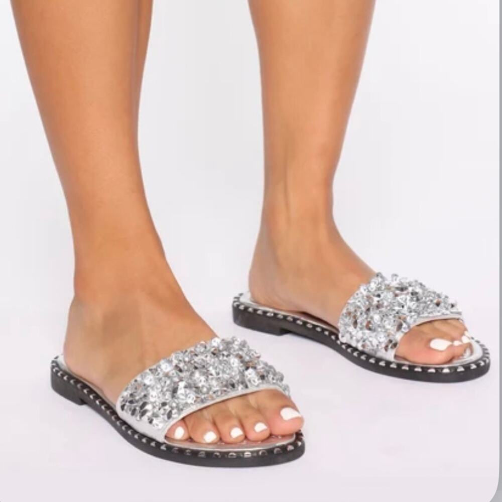 Joli Jolimall Women’s Rhinestone Embellished Silver Sandals Size 7
